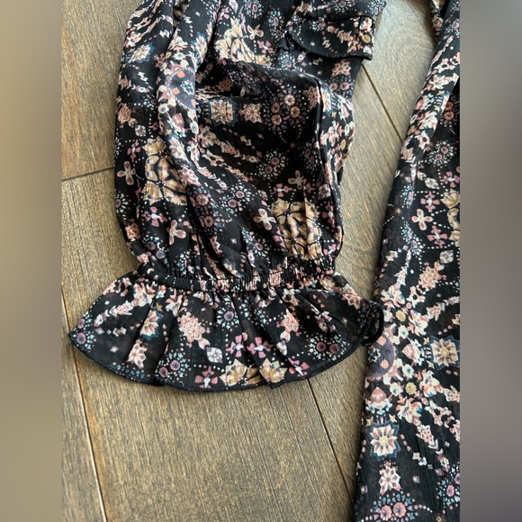 ❤️4 for $25❤️ Molly bracken blouse size L - Picture 3 of 5